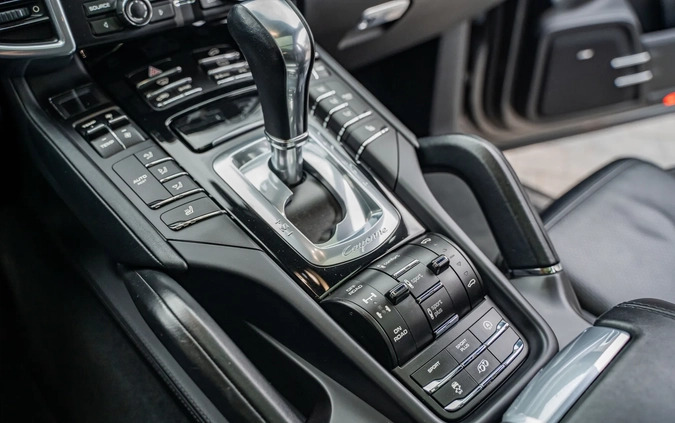 Porsche Cayenne cena 199900 przebieg: 126000, rok produkcji 2015 z Szczecin małe 497